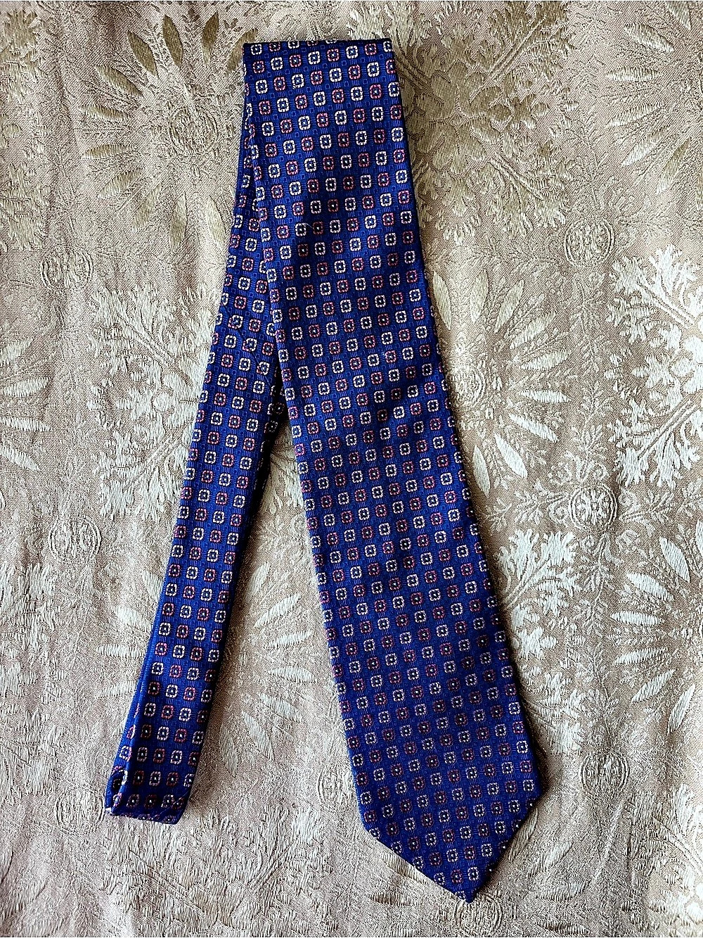 Brooks Brothers Silk Tie Blue Red Geometric Medallion Made in USA Italian Silk
